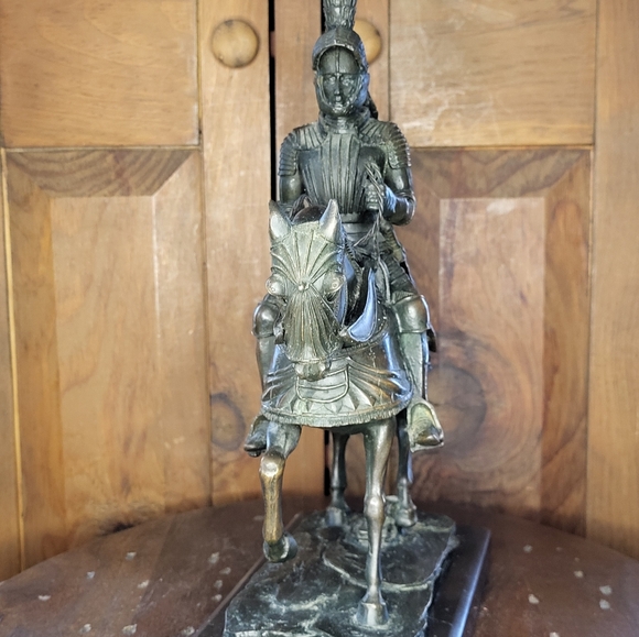 Bronze Knight Statue - Picture 7 of 13